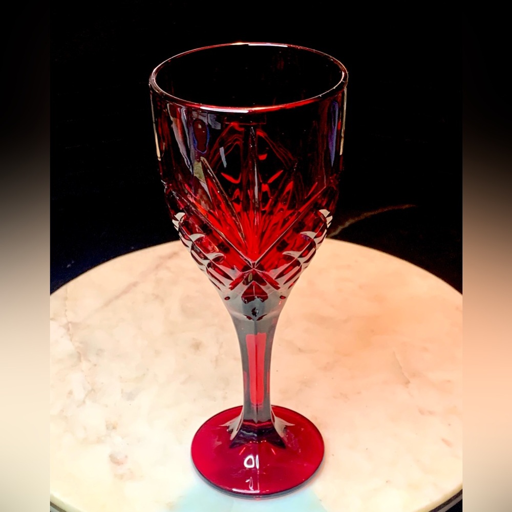 GODINGER DUBLIN GOBLET WINE RED CRYSTAL NEW 8 IN FAN CUT SHANNON 10 OUNCE